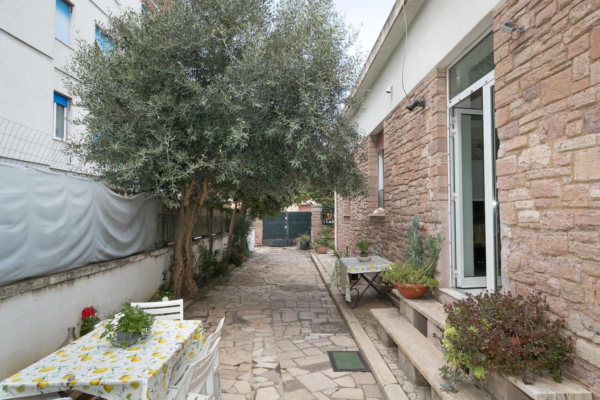 Appartamento Con Giardino A Due Passi Dal Mare Piombino Exterior photo
